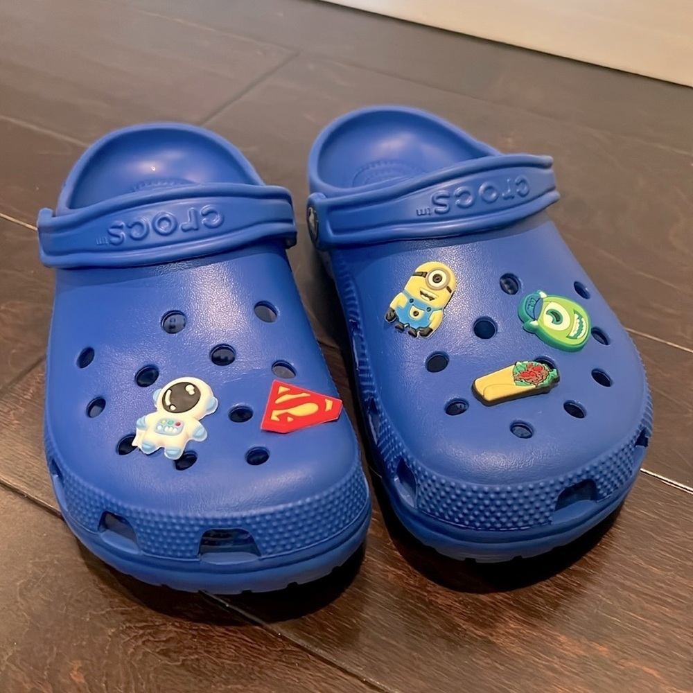 Crocs Blue unisex men’s size 6 EUC